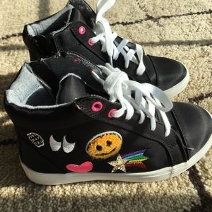 Girls sneakers "new" without tags/Size 2